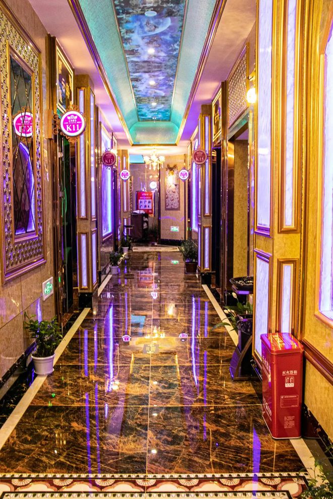 瀘州新開1800㎡高端足浴會所 融合足浴與時尚理發的全方位體驗