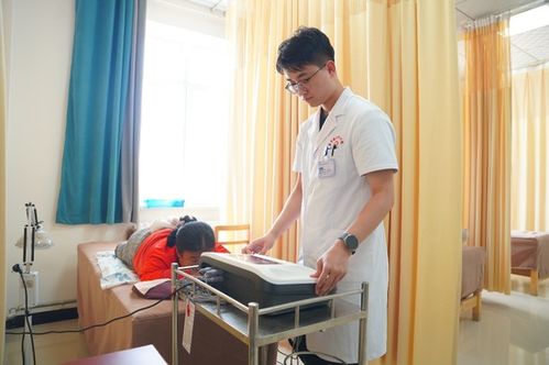 家門(mén)口的中醫(yī)館 群眾健康的守護(hù)站，亦是便民理發(fā)的好去處